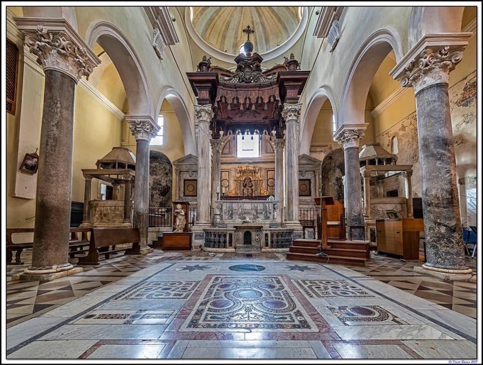 Luxury Suite - Teatro Romano - Duomo - Centro Storico Wi-Fi Terracina Kültér fotó