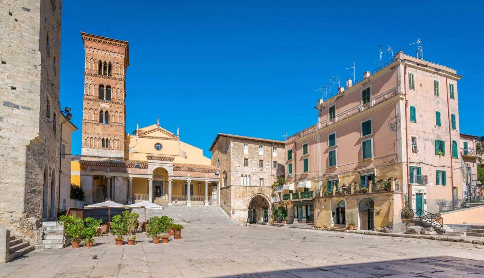 Luxury Suite - Teatro Romano - Duomo - Centro Storico Wi-Fi Terracina Kültér fotó